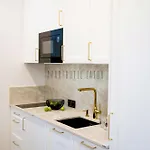 Glam 52 Jacuzzi Затор