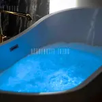 Апартаменты Glam 52 Jacuzzi 4*