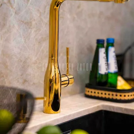 Glam 52 Jacuzzi شقة زاتور