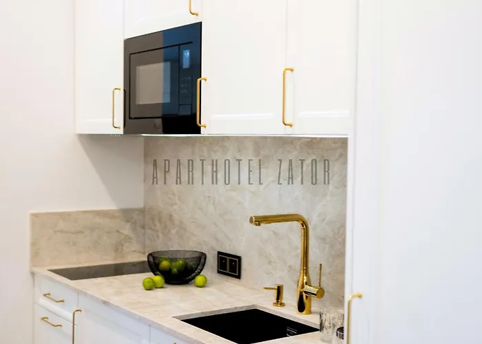 Glam 52 Jacuzzi זאטור