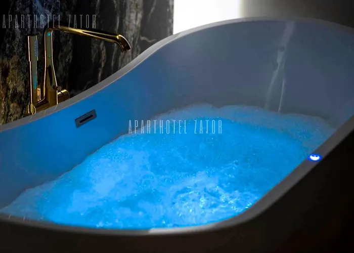 דירה Glam 52 Jacuzzi 4*